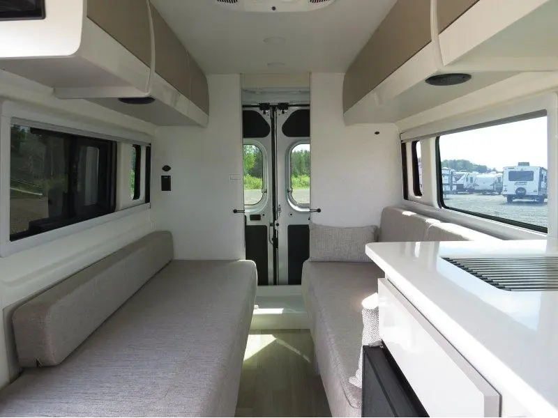 2027 Thor Motor Coach Tellaro