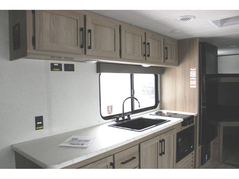 Keystone Rv Coleman 25b 2026 alt