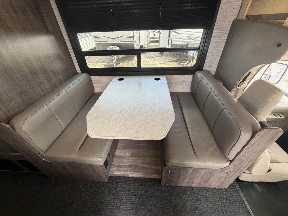 2025 Jayco Redhawk 22c alt