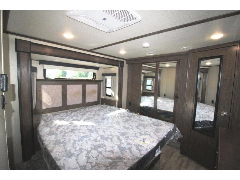 Grand Design Solitude 375res 2020 alt