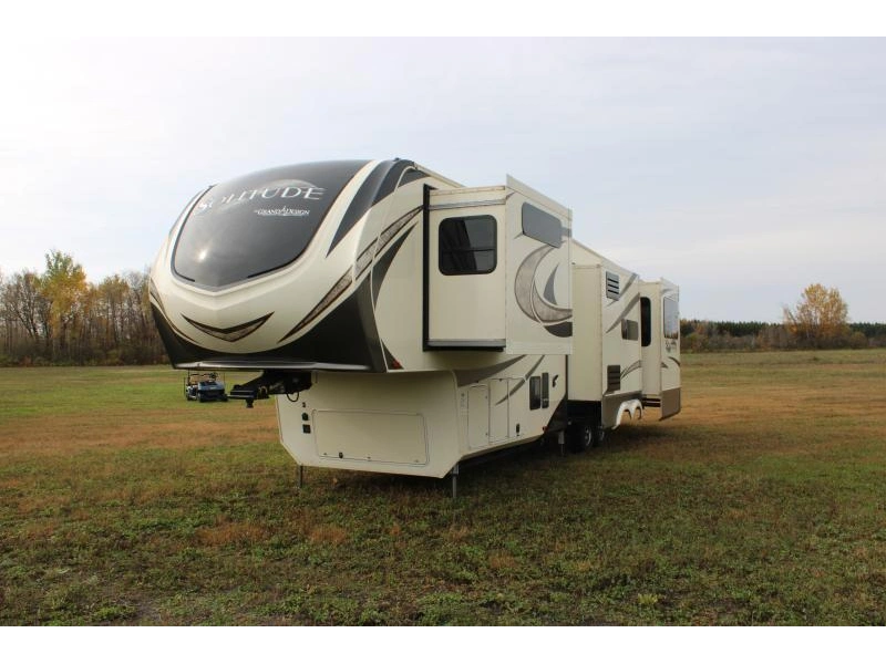 Grand Design Solitude 360rl 2018 alt