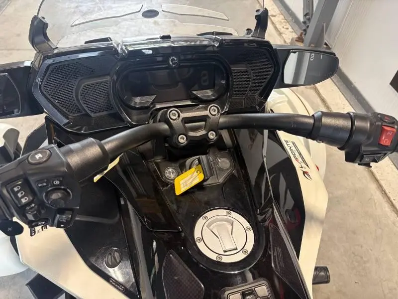 2022 Can-Am f3-t