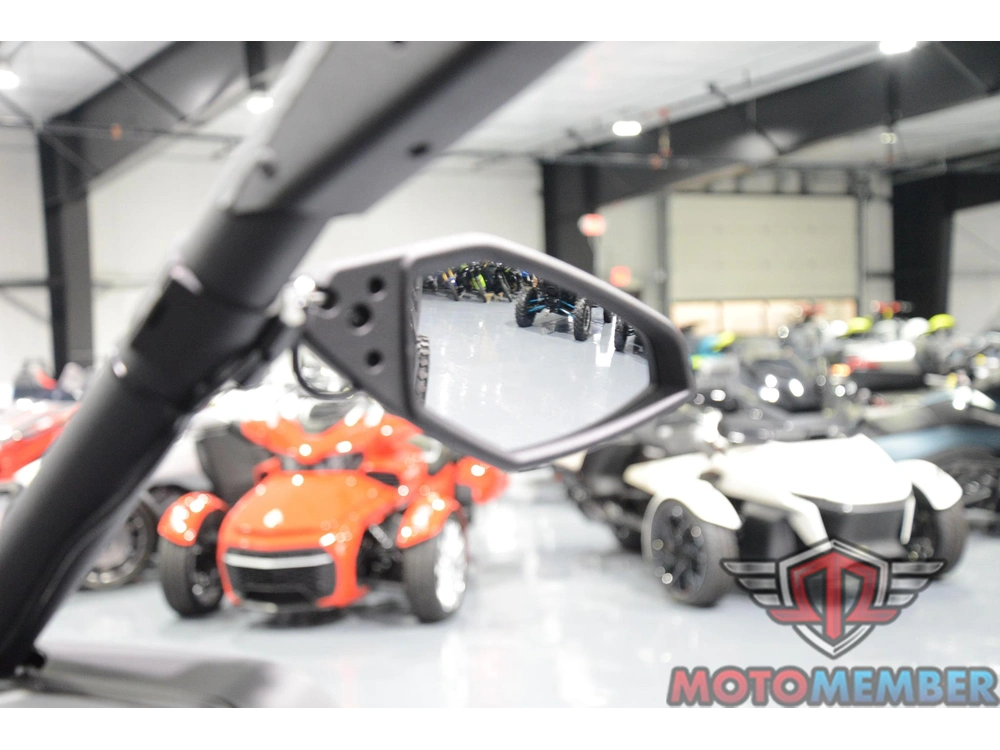 2026 Can-am Maverick X3 Max X Rs Turbo Rr Triple Black_10.25 In Infotainment alt