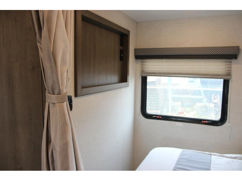 Thor Motor Coach Four Winds 24f 2025 alt