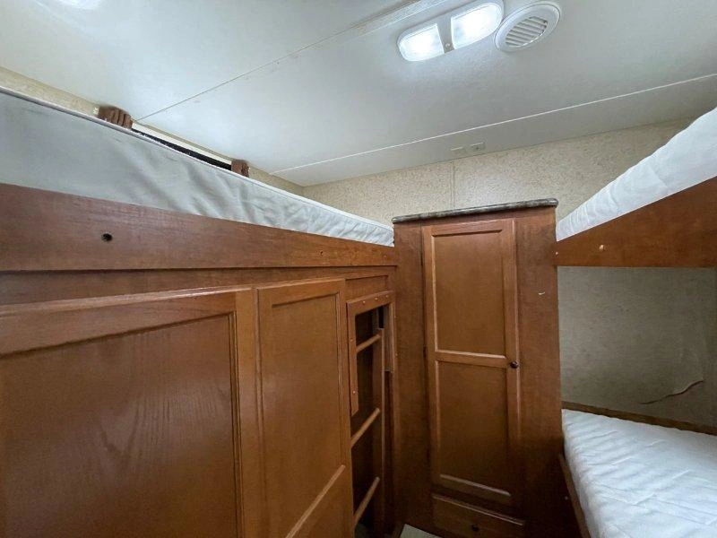 Skyline Layton 298 2013 alt