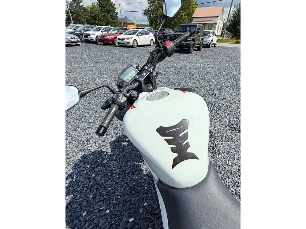Honda Cb300 2015 alt