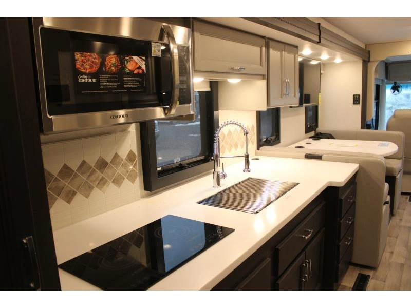 Thor Motor Coach Palazzo 33.6 2026 alt