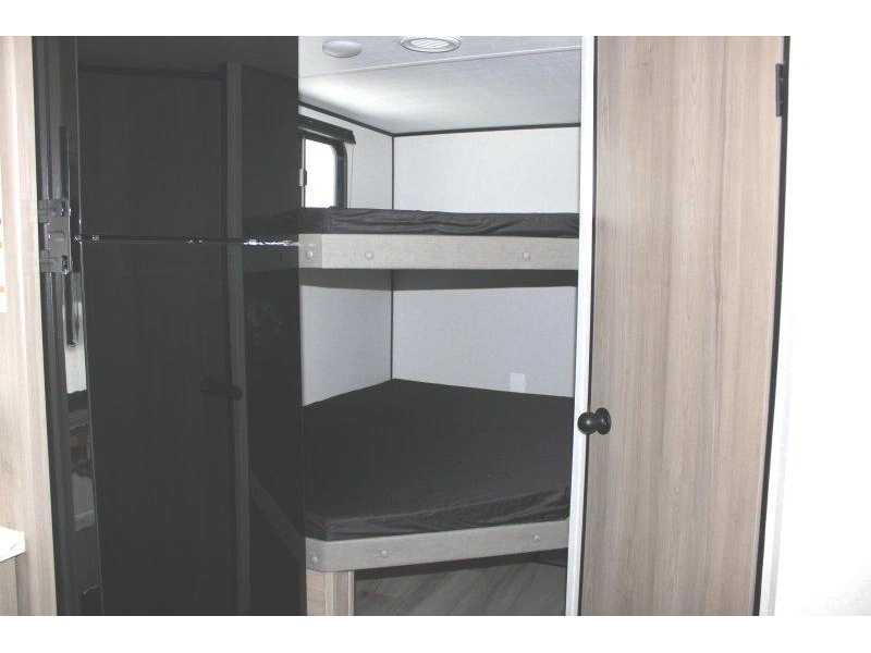Keystone Rv Coleman 25b 2026 alt