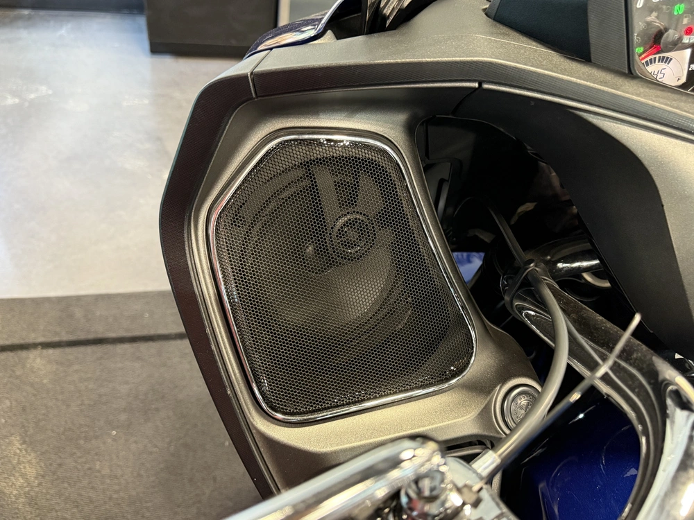 2020 Indian Motorcycle Challenger Limited alt