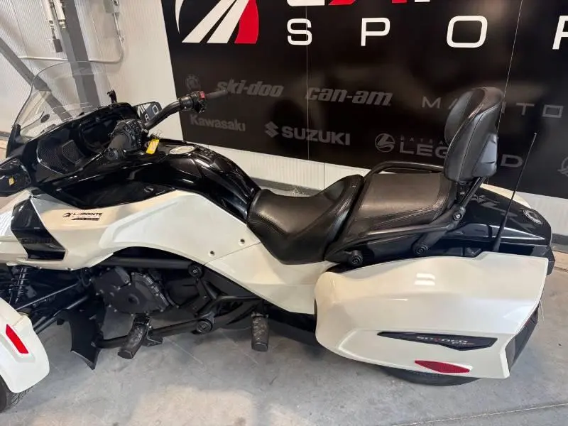 2022 Can-Am f3-t