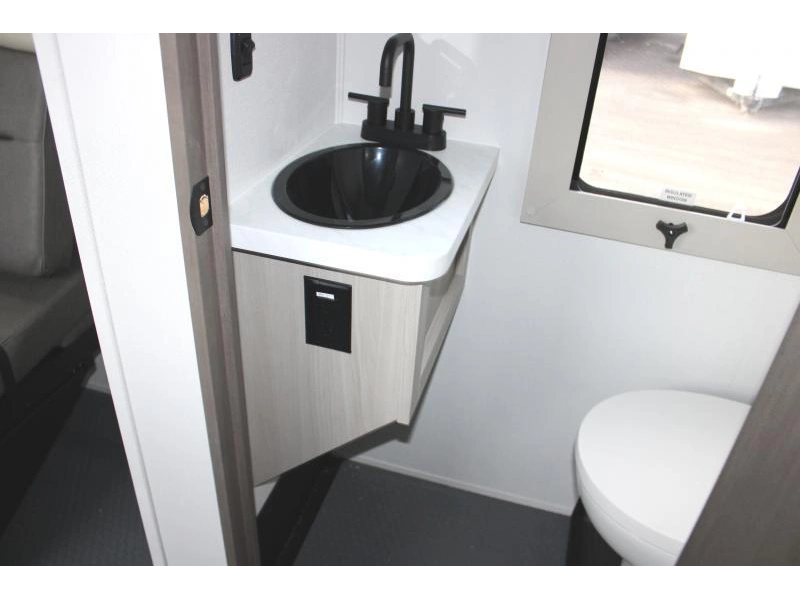 Grand Design Momentum 414m 2026 alt