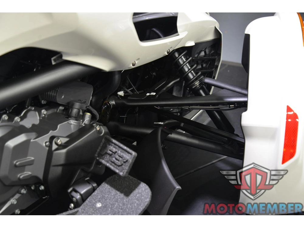 2026 Can-am Spyder F3-t alt