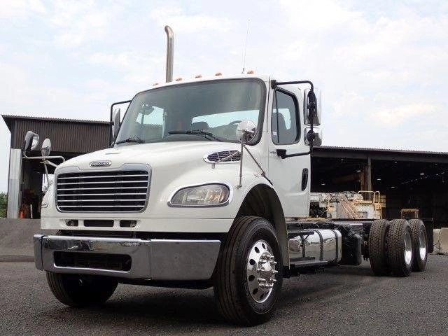 Freightliner M2-106 2013