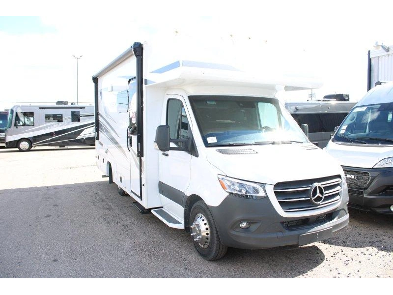 Entegra Coach Qwest 24r 2026 alt