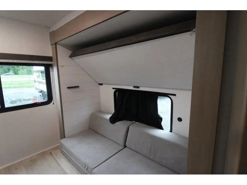 Jayco Jay Flight 2027