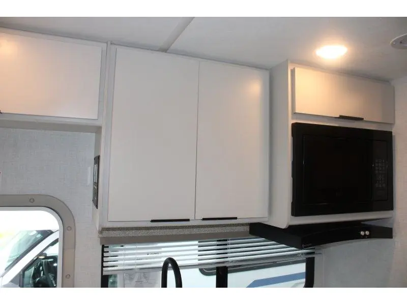 2027 Thor Motor Coach Four Winds 25Z