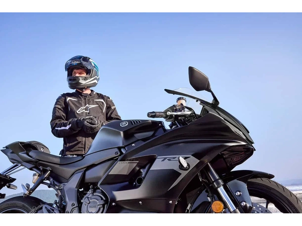 2025 Yamaha Yzf-r7 Team Yamaha Blue alt