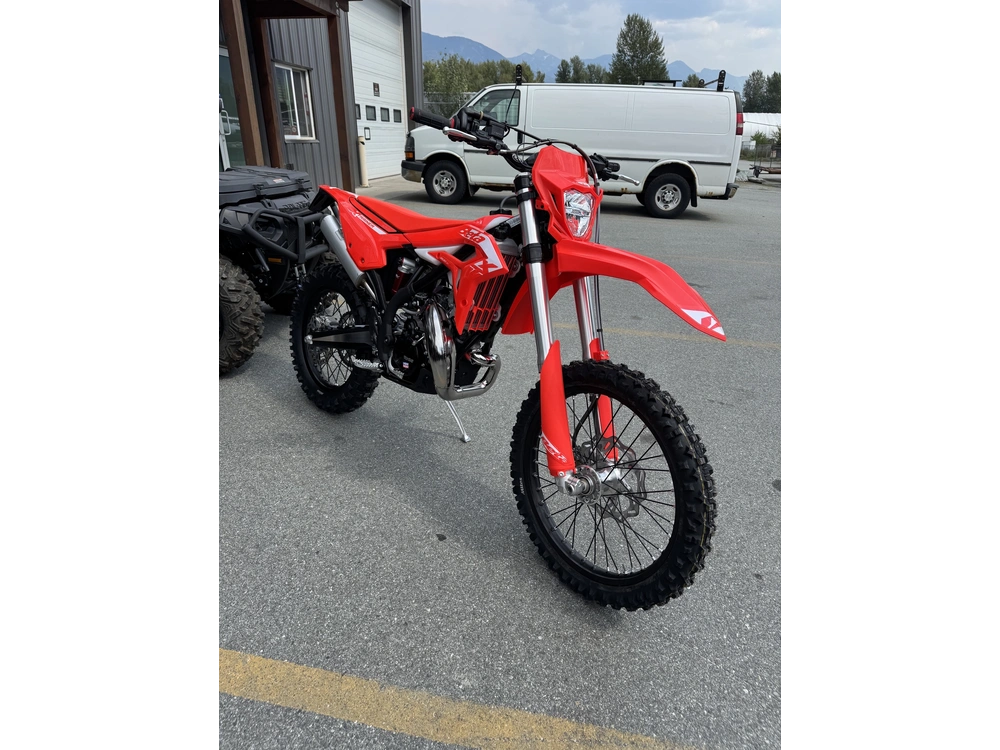 2027 Beta Xtrainer 200 *$92 Bi-weekly* alt