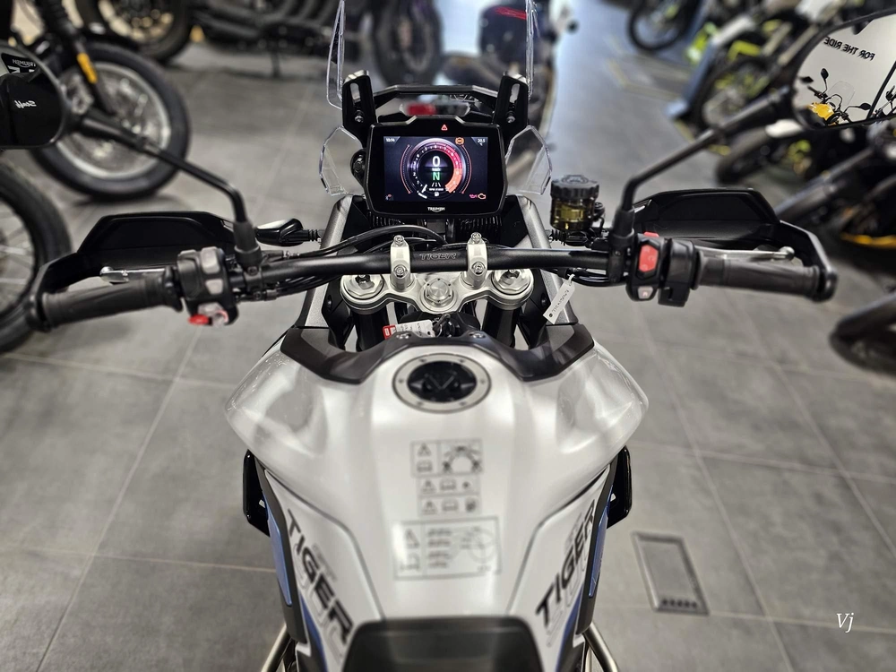 2026 Triumph Tiger 900 Gt Pro Alpine Edition alt