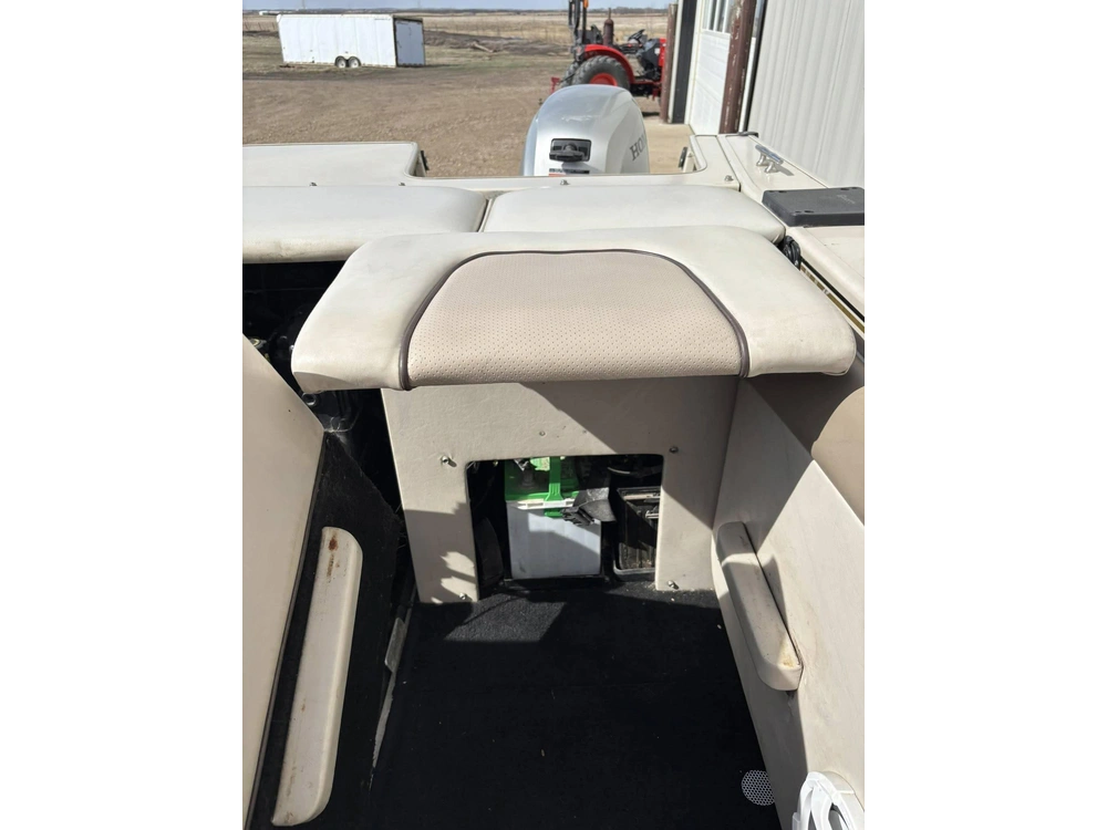2003 Crestliner 1850 Sportfisher - 15hp Honda alt