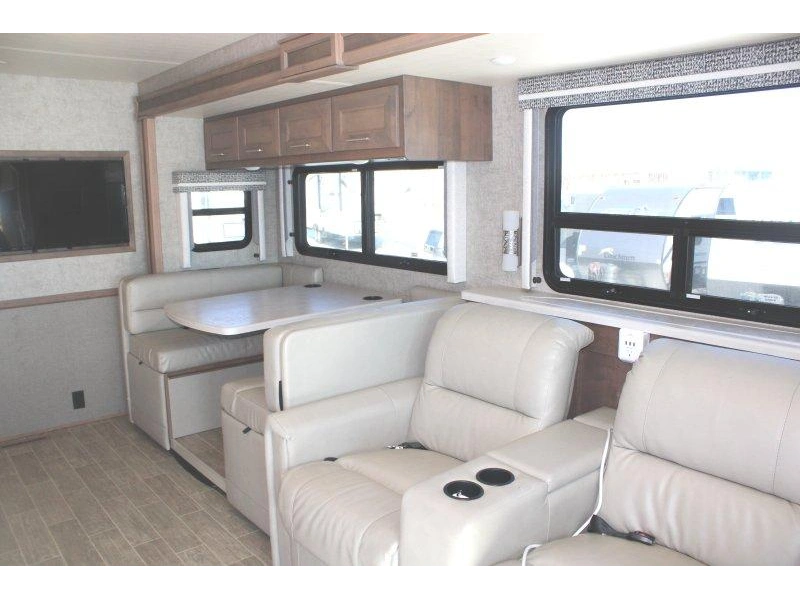 Thor Motor Coach Miramar 35.2 2022 alt