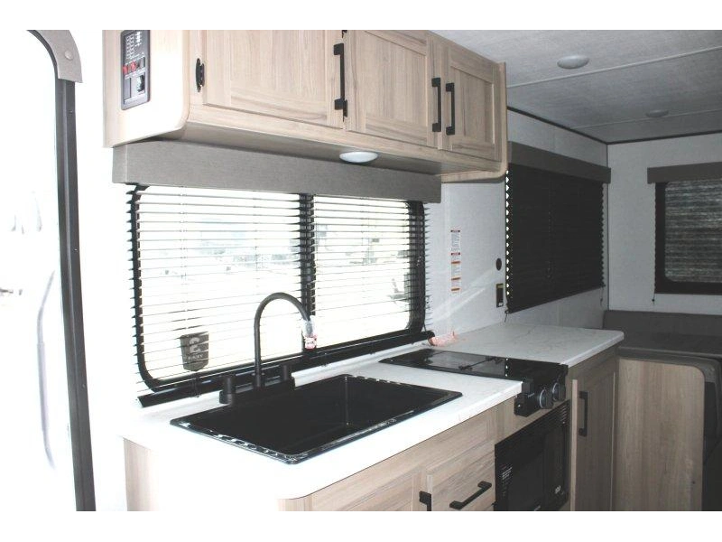 Keystone Rv Coleman 19r 2026 alt