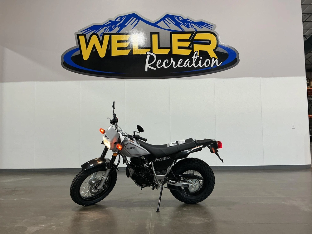 2027 Yamaha Tw200 alt