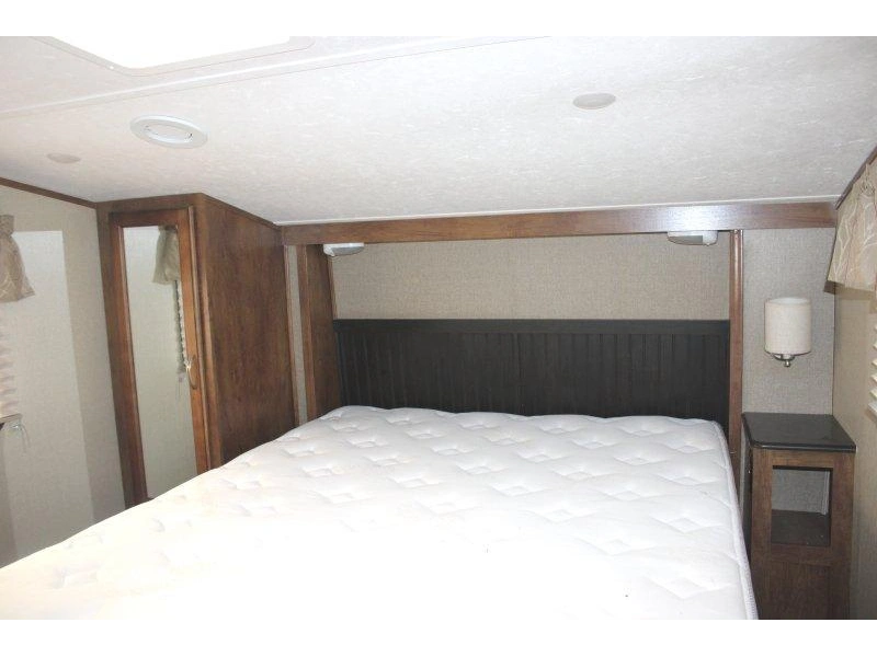 Coachmen Chaparral 31rls 2016 alt