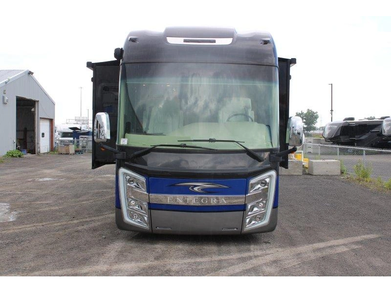 Entegra Coach Aspire 44f 2020 alt