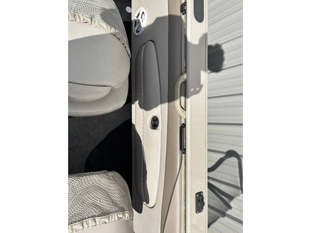 2003 Crestliner 1850 Sportfisher - 15hp Honda alt