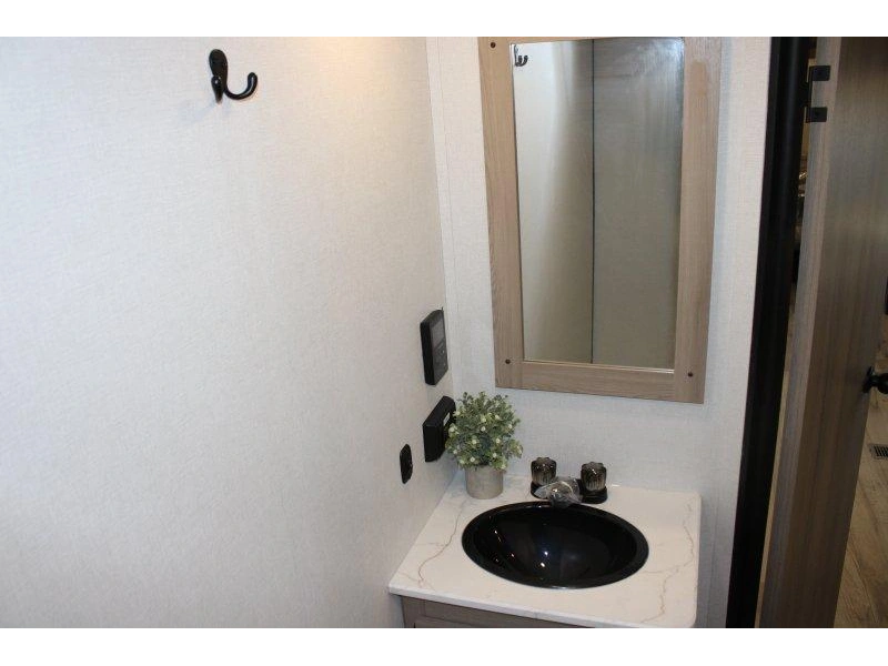 Keystone Rv Coleman 25b 2026 alt