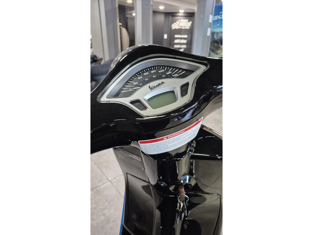 Vespa Primavera 150 2022 alt
