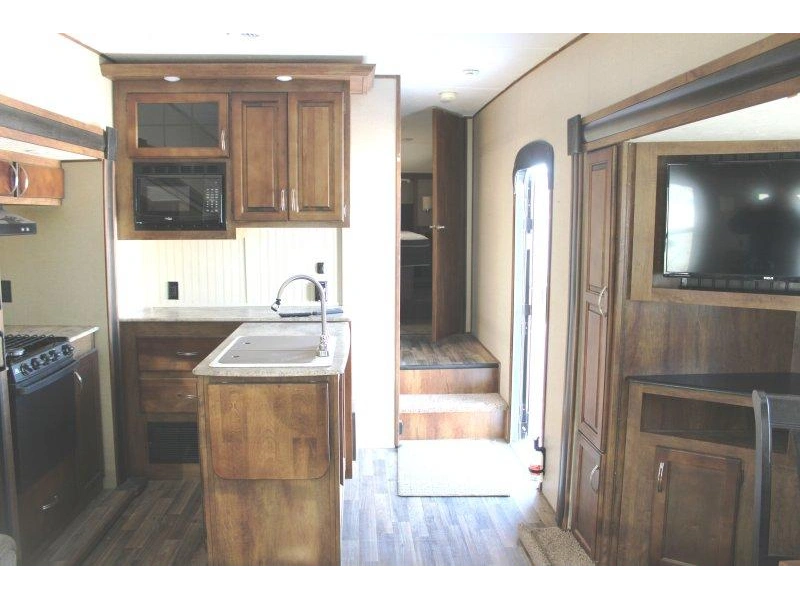 Coachmen Chaparral 31rls 2016 alt