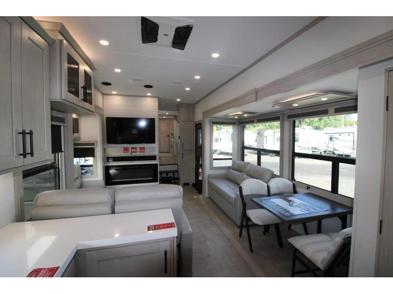 Grand Design Solitude 417kb 2026 alt