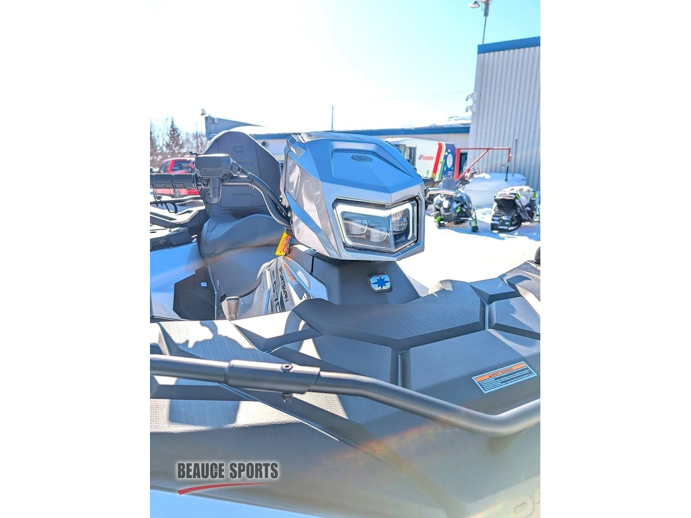 2026 Polaris Sportsman Touring 570 Ultimate Turbo Silver Vtt 2 Places Confort Passager Balade Sentier Chasse Bois Direction Assistée Pleinement Équipé Duo Familial Outlander Max Kodiak Trv alt