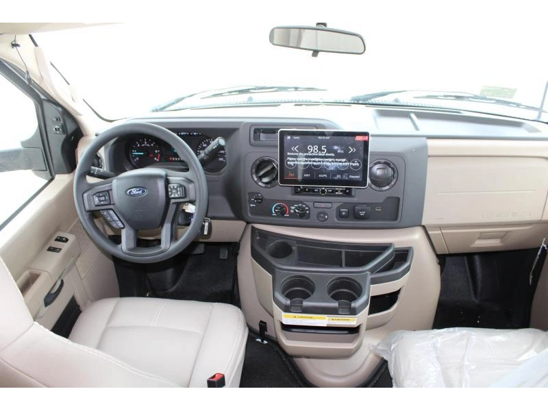 Thor Motor Coach Four Winds 24f 2025 alt