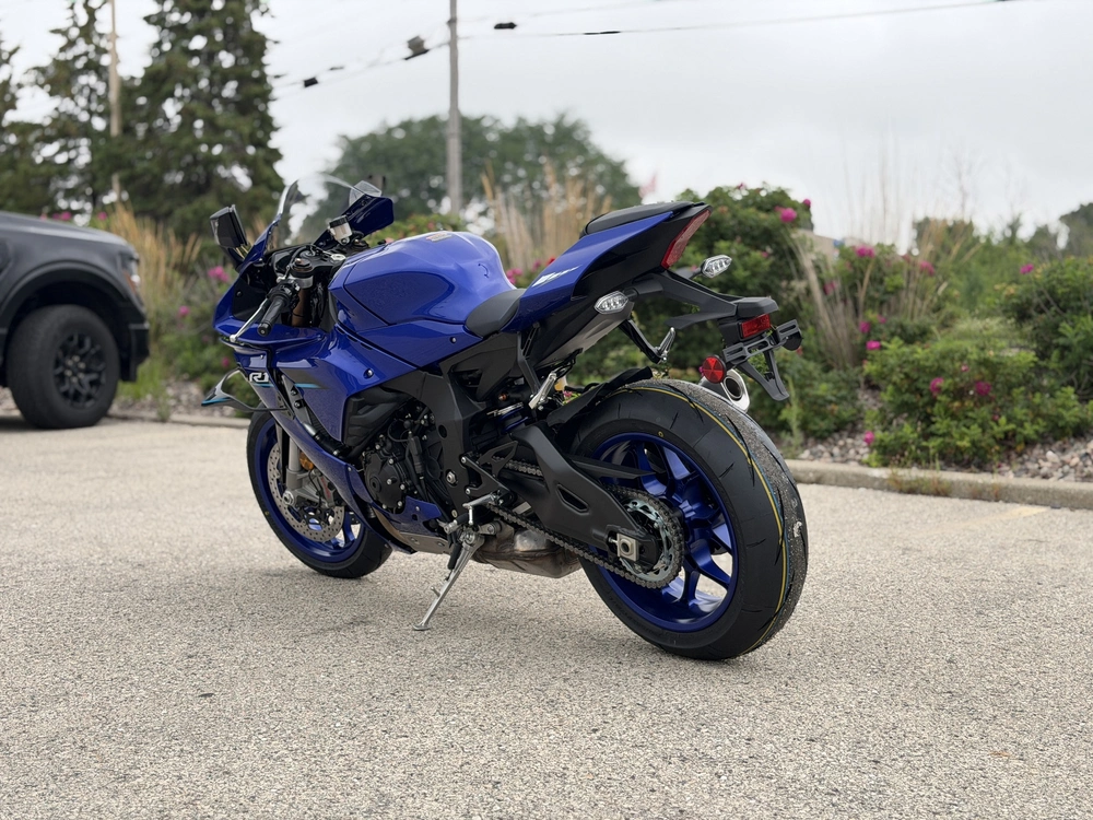 2026 Yamaha Yzf-r1 alt