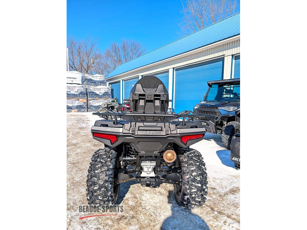 2026 Polaris Sportsman Touring 570 Ultimate Turbo Silver Vtt 2 Places Confort Passager Balade Sentier Chasse Bois Direction Assistée Pleinement Équipé Duo Familial Outlander Max Kodiak Trv alt