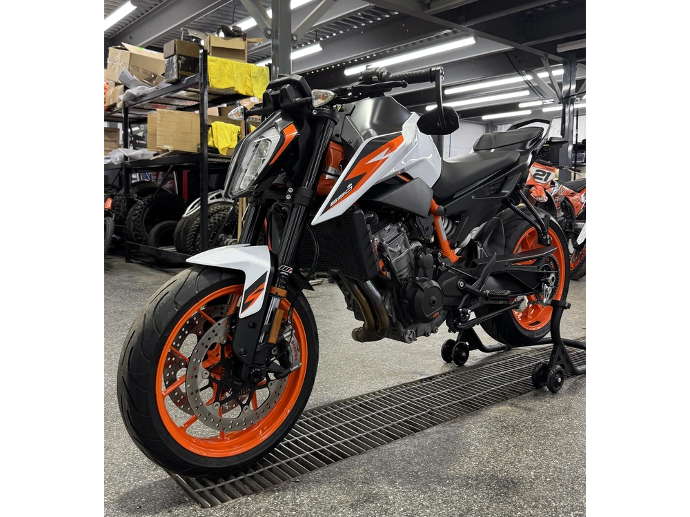 2021 Ktm 890 Duke R alt