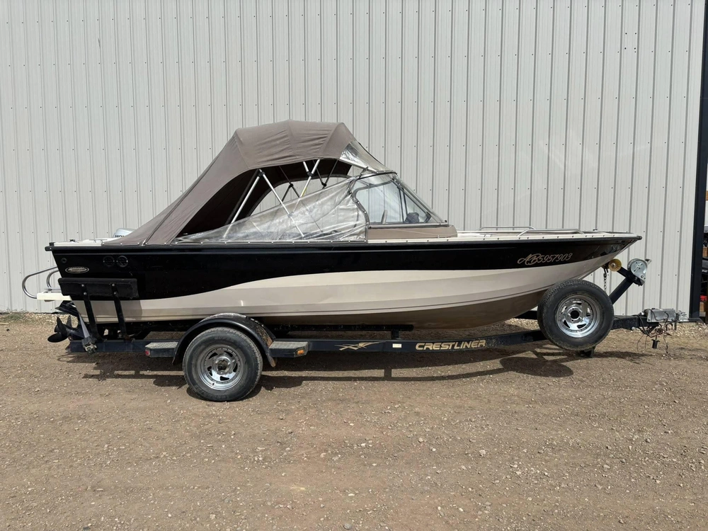 2003 Crestliner 1850 Sportfisher - 15hp Honda alt