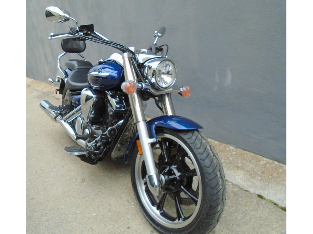 Yamaha V Star950 2011 alt