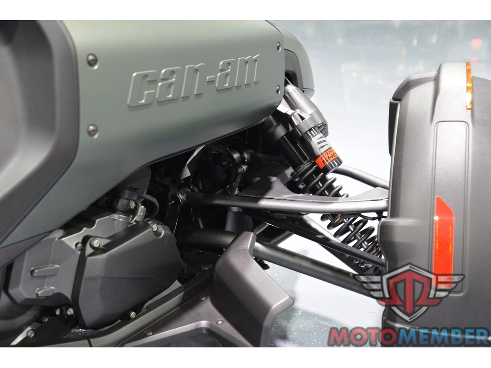 2025 Can-am Canyon Redrock alt