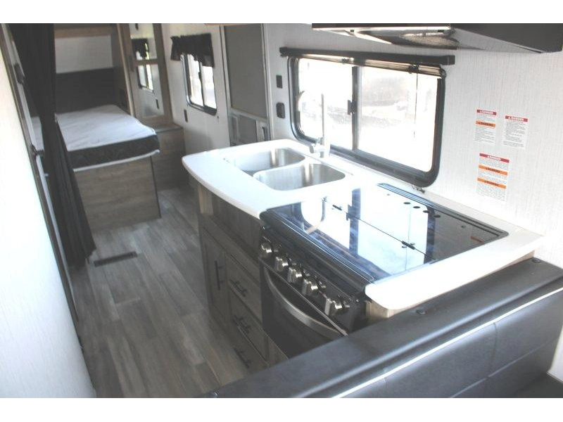 2022 Heartland Pionner 210rd alt