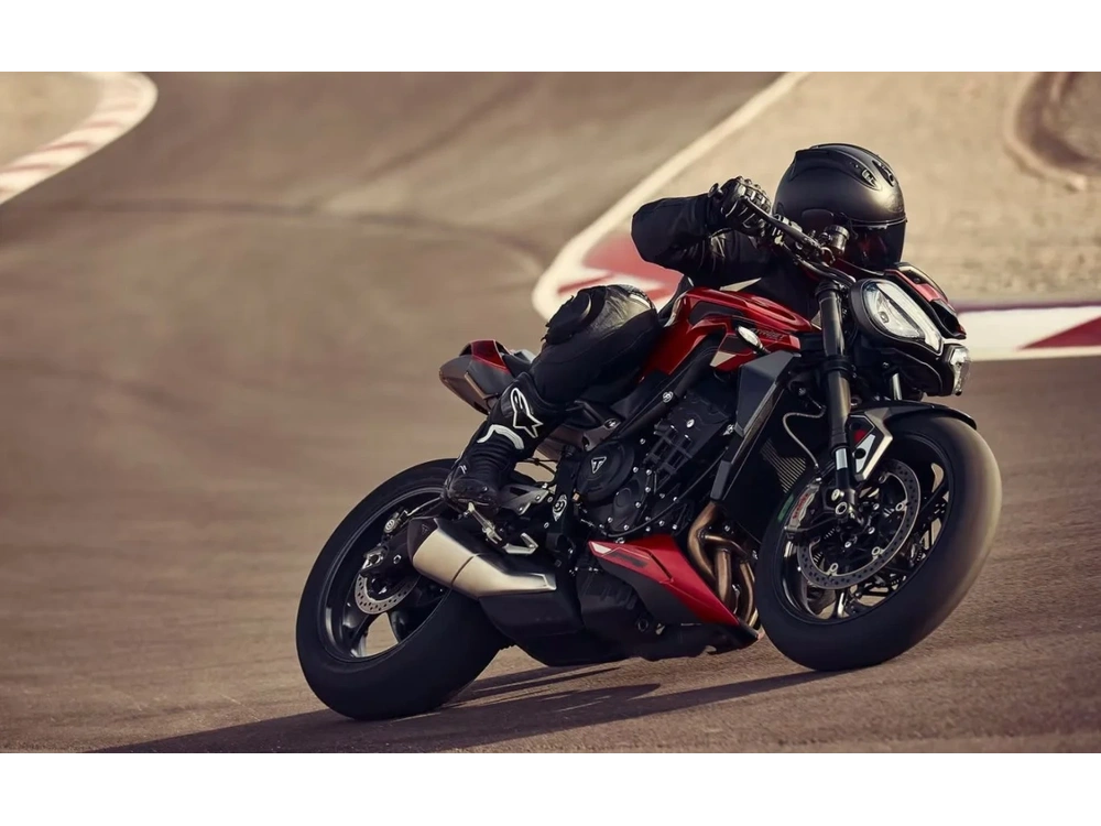 2026 Triumph Street Triple alt