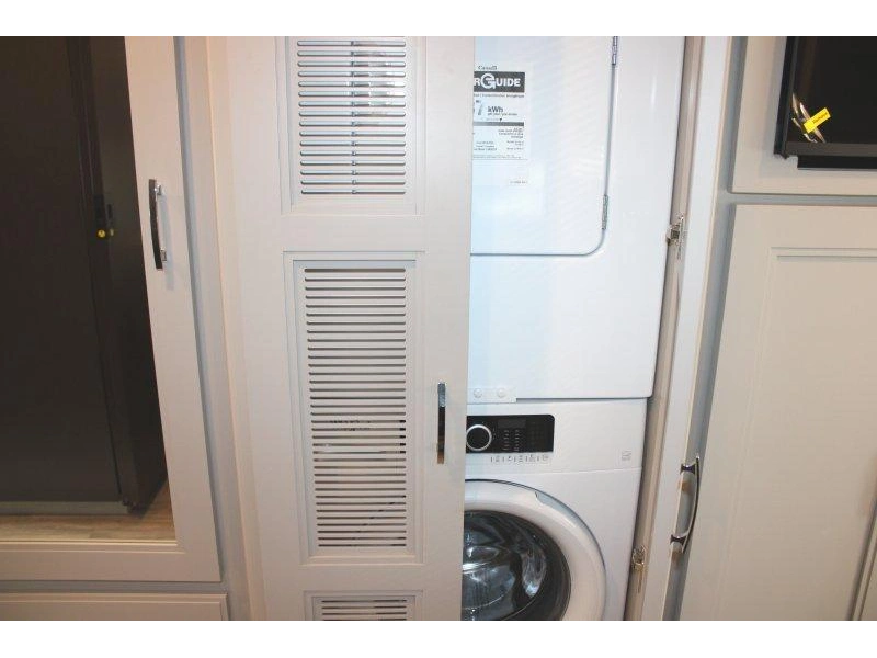 Thor Motor Coach Inception 38dx 2026 alt