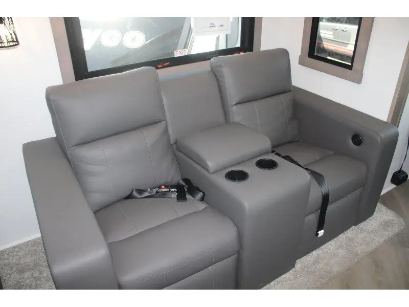 Jayco Precept 2027