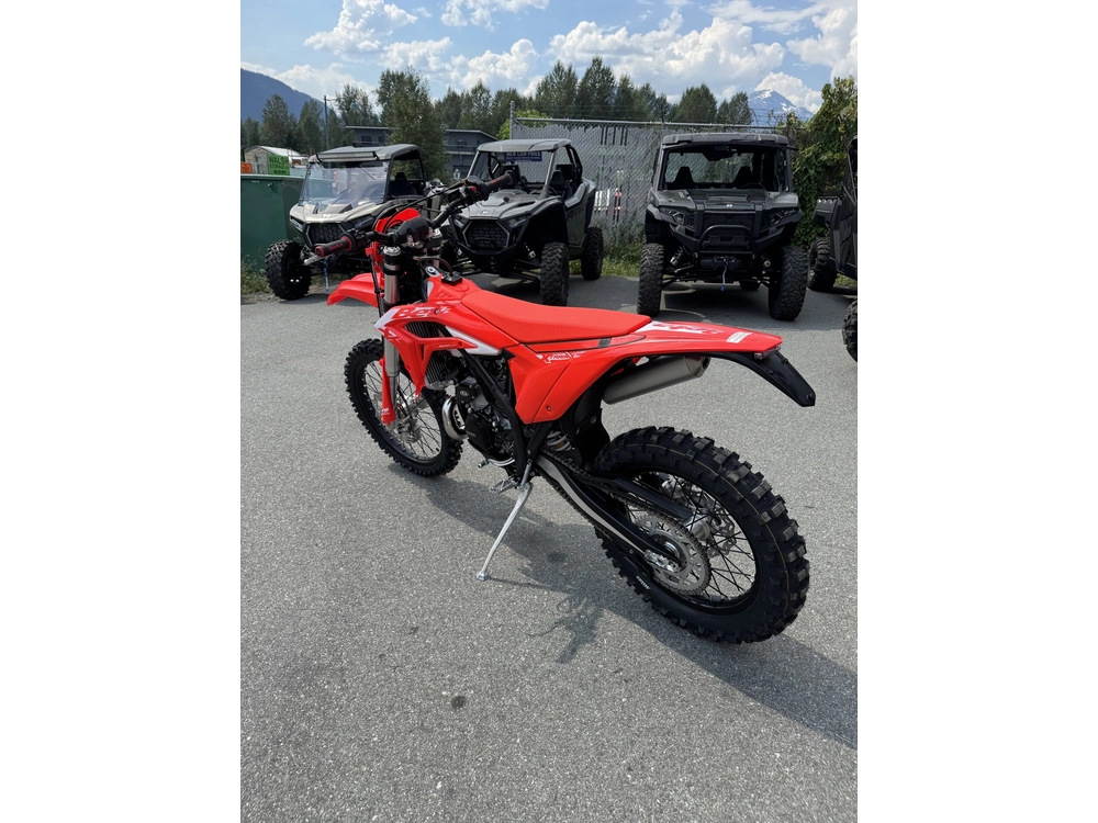 2027 Beta Xtrainer 300 *$94 Bi-weekly* alt
