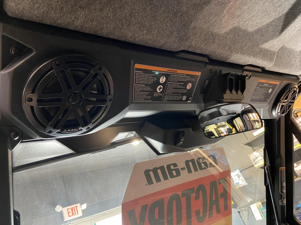 2026 Can-am Defender Max Ltd Cab Hd11 alt