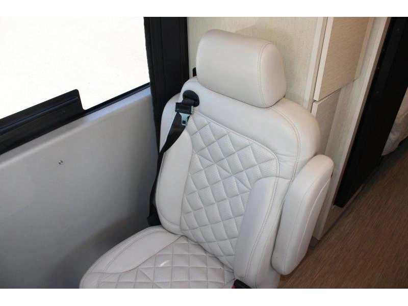 Entegra Coach Ethos 20d 2023 alt
