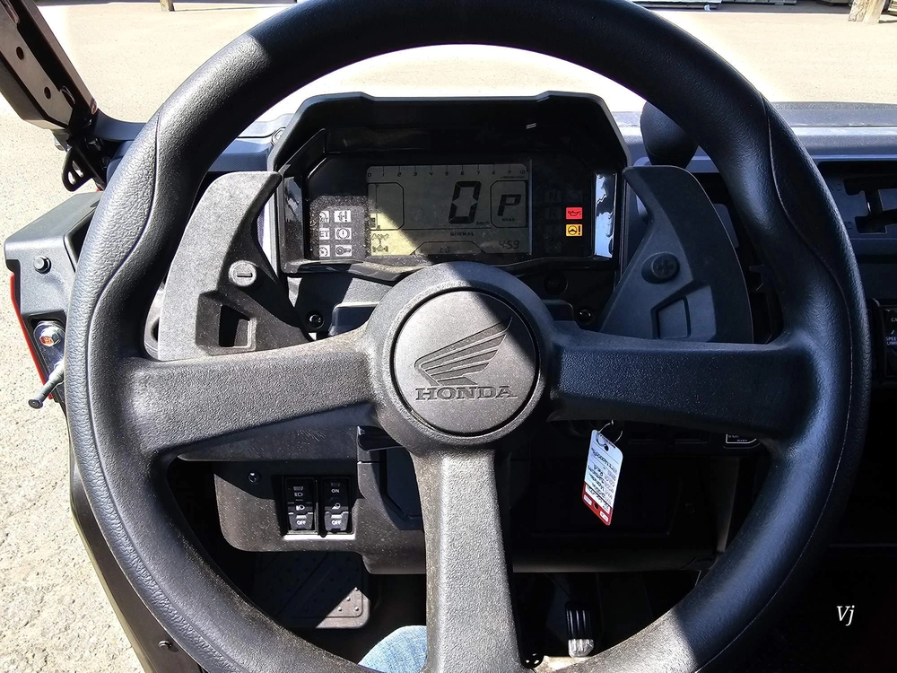 2026 Honda Pioneer 1000-5p Deluxe alt